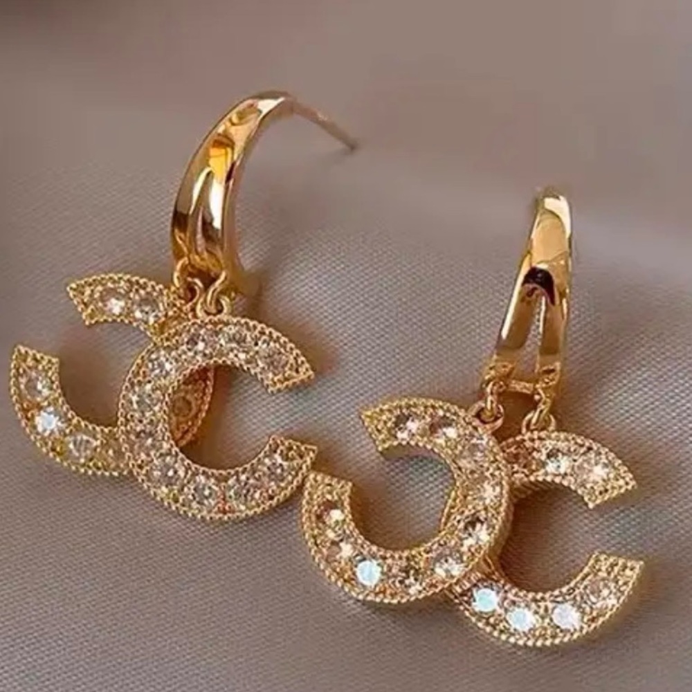NEW CC Elegant Earrings Fashion Gold Tone with Rhinestones Letter Studs - Picture 2 of 5